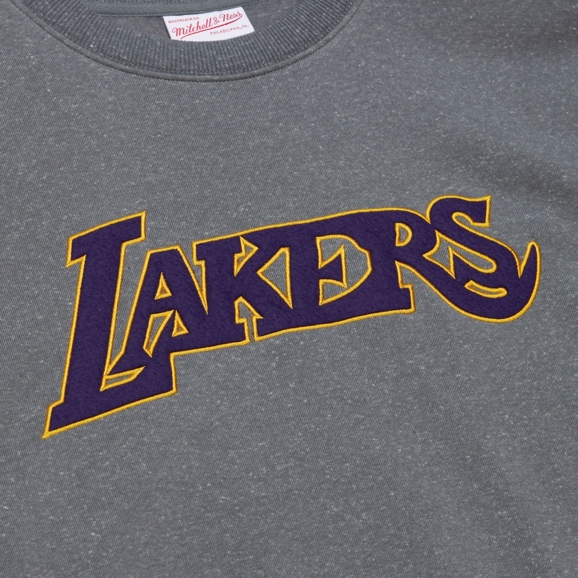Lakers NBA Snow Washed Fleece Crew Vintage Logo - Image 3